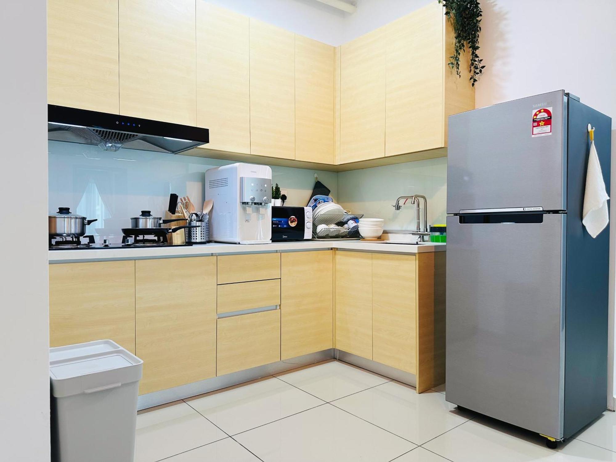 Apartment 6-8pax Bm Bandarperda Metropol 3minute Kpj Hospital